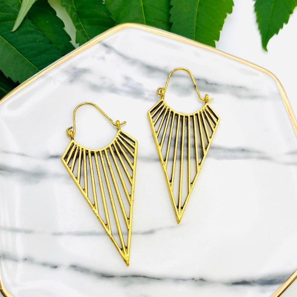 Vintage gold Deep v earrings